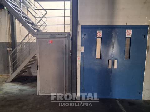 Armazém para Venda - 957 m² | Cais Privado | Touguinhó, Vila Do Conde