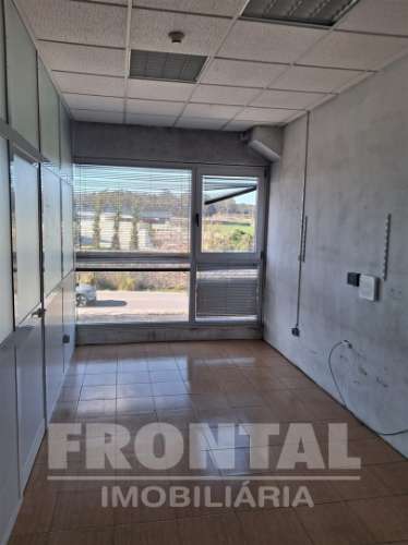Armazém para Arrendamento - 957 m² | Cais Privado | Touguinhó, Vila Do Conde