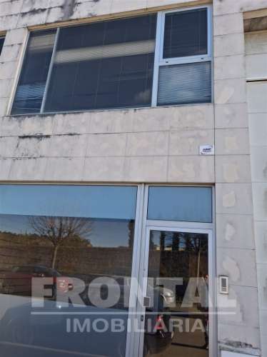 Armazém para Arrendamento - 957 m² | Cais Privado | Touguinhó, Vila Do Conde