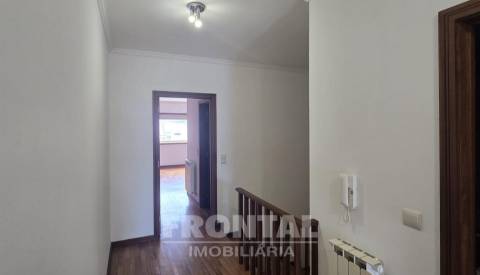 T3 Duplex em Condomínio Fechado com Piscina | Lavra, Matosinhos