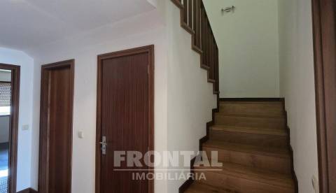 T3 Duplex em Condomínio Fechado com Piscina | Lavra, Matosinhos