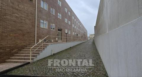 T3 Duplex em Condomínio Fechado com Piscina | Lavra, Matosinhos