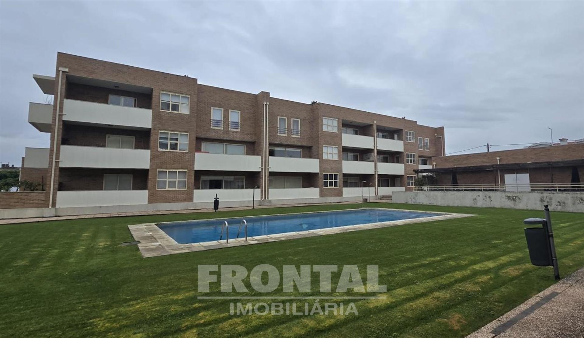 T3 Duplex em Condomínio Fechado com Piscina | Lavra, Matosinhos