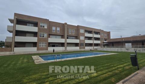 T3 Duplex em Condomínio Fechado com Piscina | Lavra, Matosinhos
