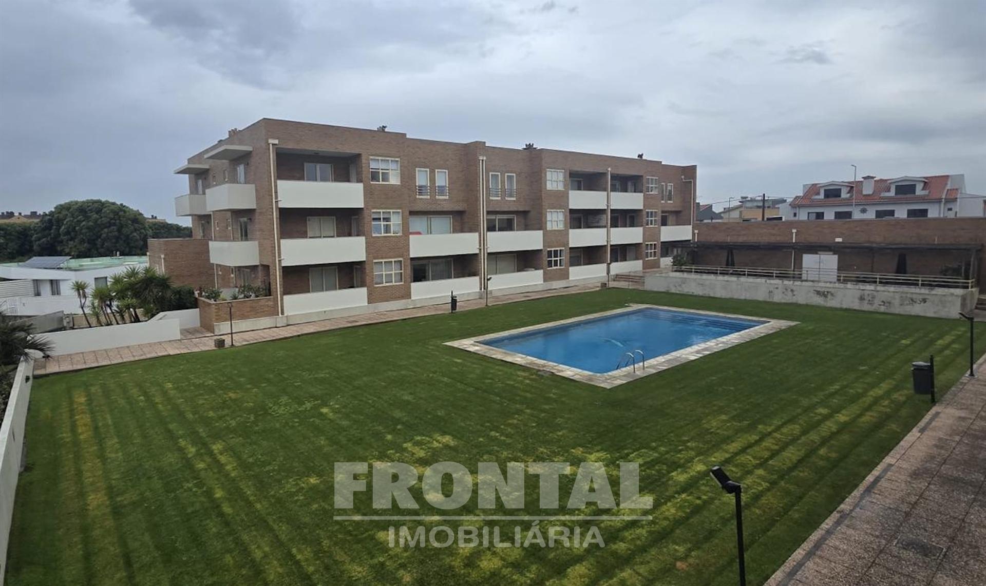 T3 Duplex em Condomínio Fechado com Piscina | Lavra, Matosinhos