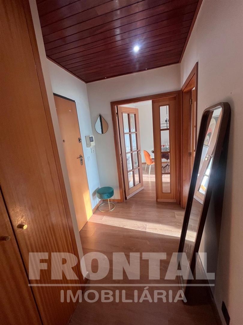 T2 Soalheiro com Garagem Dupla e Varanda | Senhora da Hora