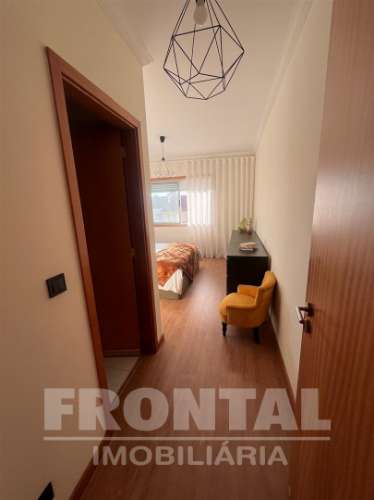 T2 Soalheiro com Garagem Dupla e Varanda | Senhora da Hora