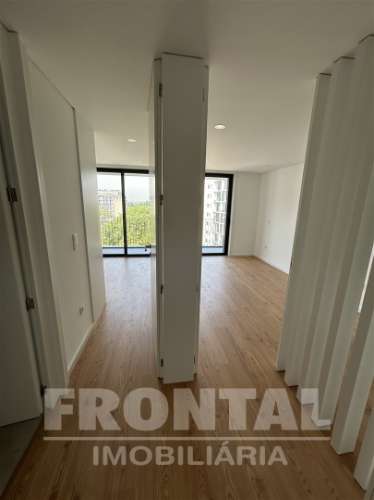 T2 com Lugar de Garagem | Arrendamento – Polo Universitário do Porto