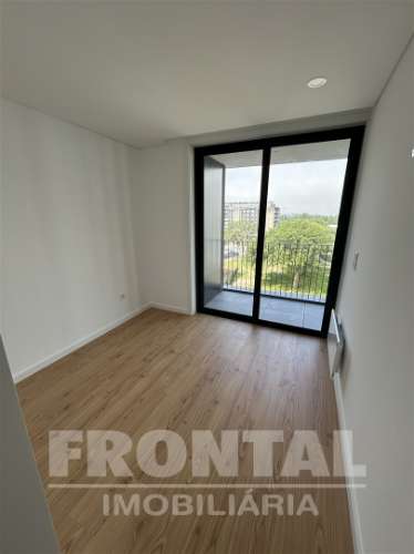 T2 com Lugar de Garagem | Arrendamento – Polo Universitário do Porto