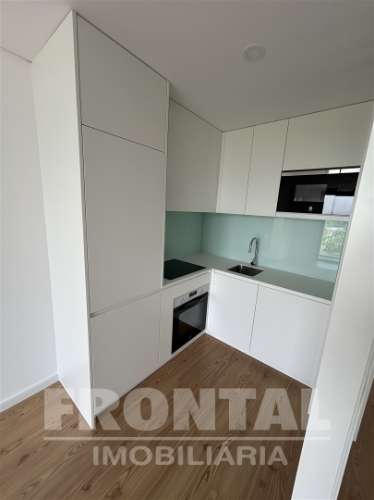 T2 com Lugar de Garagem | Arrendamento – Polo Universitário do Porto