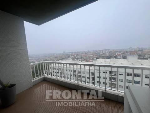 T4 para Arrendamento | Damião de Góis | Centro do Porto | 158 m² | Garagem + Grande Arrumo