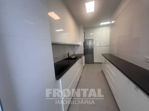 T4 para Arrendamento | Damião de Góis | Centro do Porto | 158 m² | Garagem + Grande Arrumo