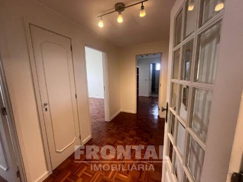 T4 para Arrendamento | Damião de Góis | Centro do Porto | 158 m² | Garagem + Grande Arrumo