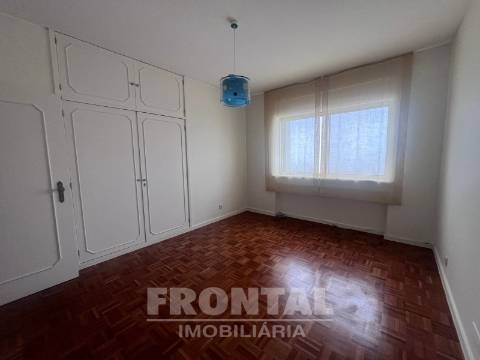 T4 para Arrendamento | Damião de Góis | Centro do Porto | 158 m² | Garagem + Grande Arrumo
