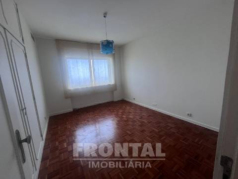 T4 para Arrendamento | Damião de Góis | Centro do Porto | 158 m² | Garagem + Grande Arrumo