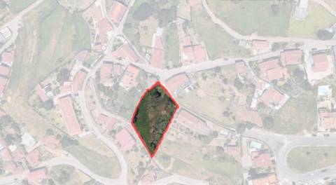 Terreno com Projeto Aprovado para Moradia T3 com Piscina | Pronto para Construção