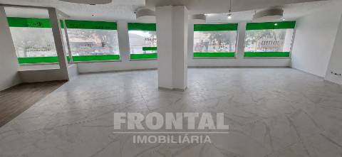 Loja Subcave Elevada para Arrendamento | São Mamede De Infesta, Matosinhos, Porto