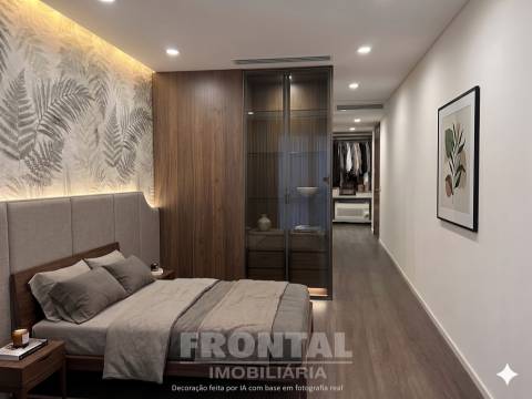 Apartamento T2+1 Remodelado | 2 Suites e 2 Lugares de Garagem