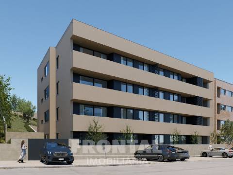 Apartamento T3 com Varanda e Piscina | Condomínio Privado com Conceito Contemporâneo