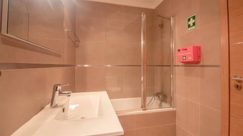 apartamento t1 em monte gordo moderno zona centro com ar condicionado para férias