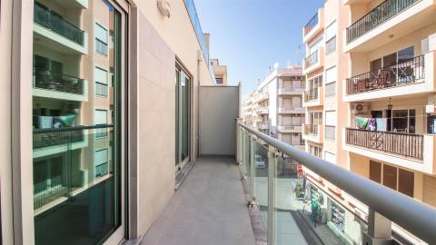 apartamento t1 em monte gordo moderno zona centro com ar condicionado para férias