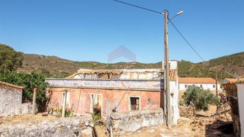 moradia para restauro com terreno em alcoutim para venda