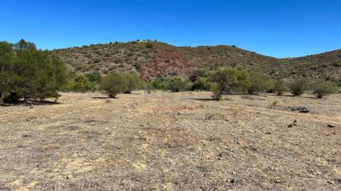 Terreno com ruina, Alcoutim, Alcoutim