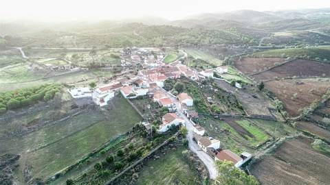 Terreno com ruina, Alcoutim, Alcoutim