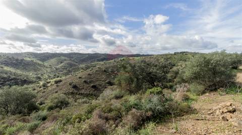 Terreno rústico com 8520 m2 , em Alcoutim