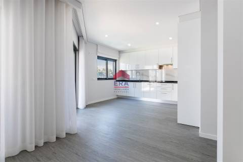 Apartamento T4 Venda em Quelfes,Olhão