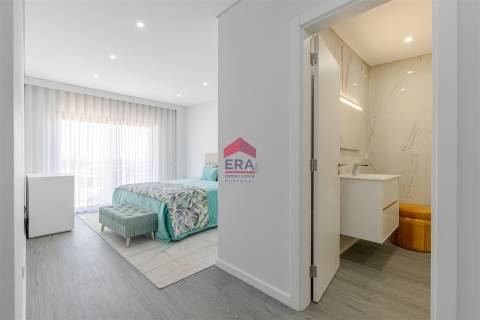 Apartamento T4 Venda em Quelfes,Olhão