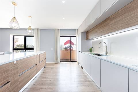 Apartamento T5 Venda em Faro (Sé e São Pedro),Faro