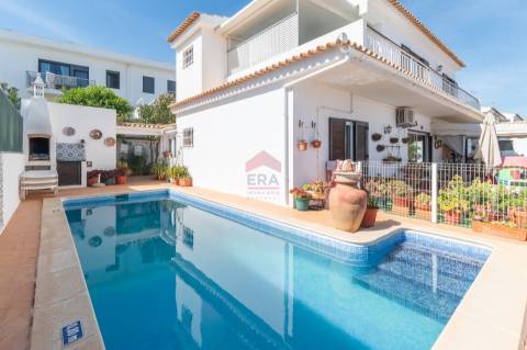 Moradia Isolada T3 Venda em Albufeira e Olhos de Água,Albufeira