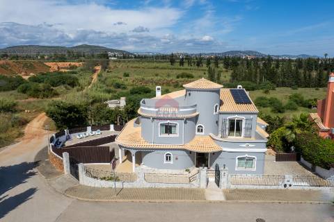 Moradia Isolada T4 Venda em Quarteira,Loulé