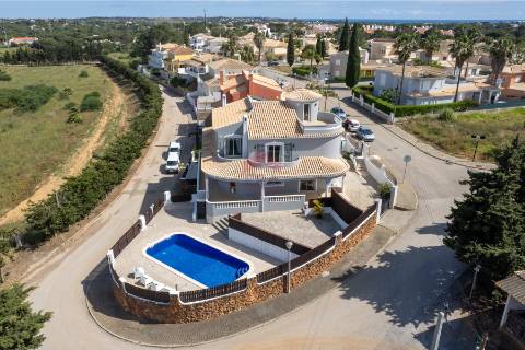 Moradia Isolada T4 Venda em Quarteira,Loulé