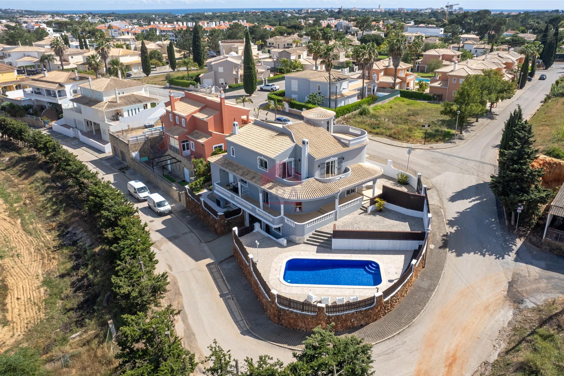 Moradia Isolada T4 Venda em Quarteira,Loulé