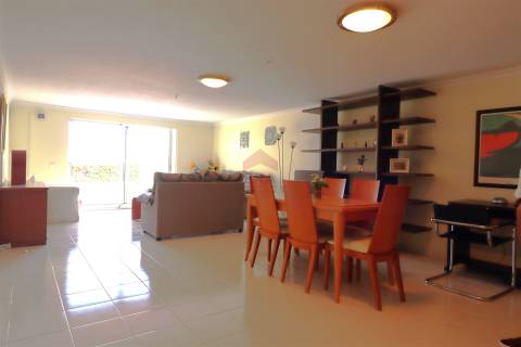 Moradia Geminada T3 Venda em Quarteira,Loulé