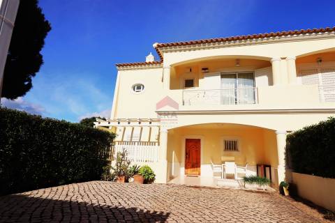 Moradia Geminada T3 Venda em Quarteira,Loulé