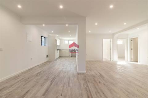 Moradia T3+3 Venda em Santa Bárbara de Nexe,Faro