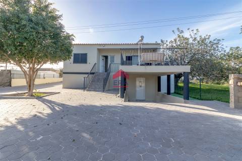 Moradia T3+3 Venda em Santa Bárbara de Nexe,Faro