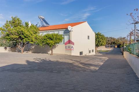 Moradia T3+3 Venda em Santa Bárbara de Nexe,Faro