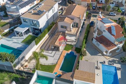 Moradia T4 Venda em Montenegro,Faro