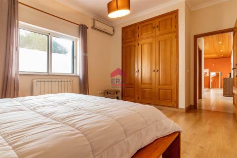 Moradia T4 Venda em Montenegro,Faro