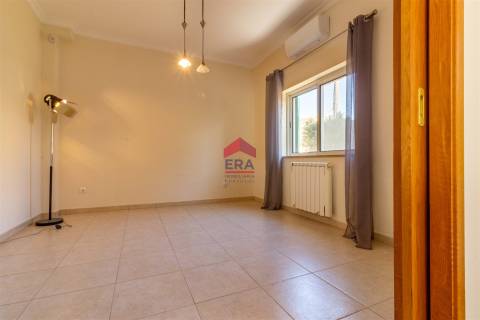Moradia T4 Venda em Montenegro,Faro