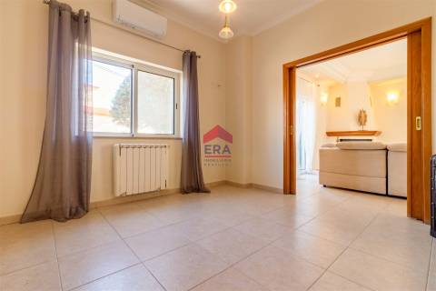Moradia T4 Venda em Montenegro,Faro