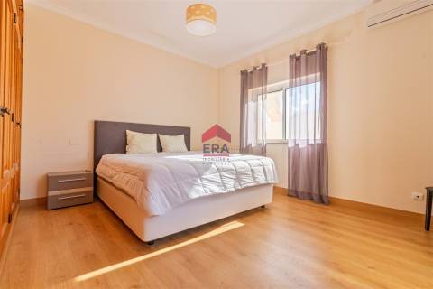 Moradia T4 Venda em Montenegro,Faro