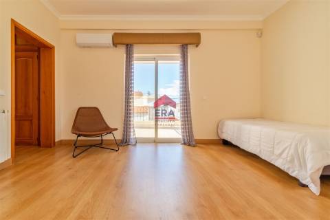 Moradia T4 Venda em Montenegro,Faro