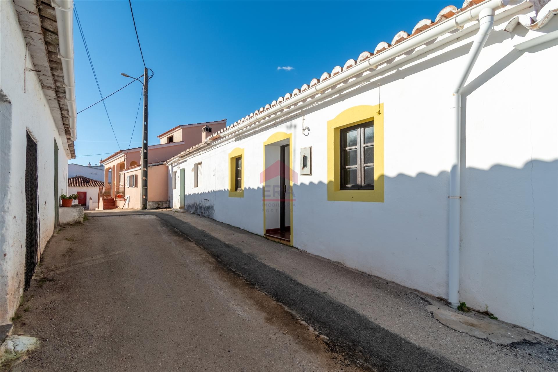 Moradia Geminada T4 Venda em Alte,Loulé