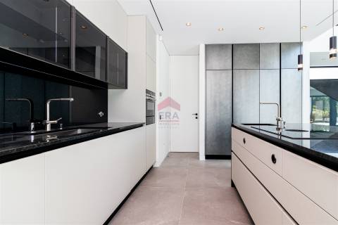 Moradia T4 Venda em Quarteira,Loulé