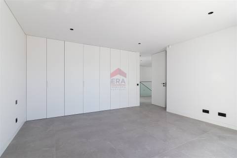 Moradia T4 Venda em Quarteira,Loulé